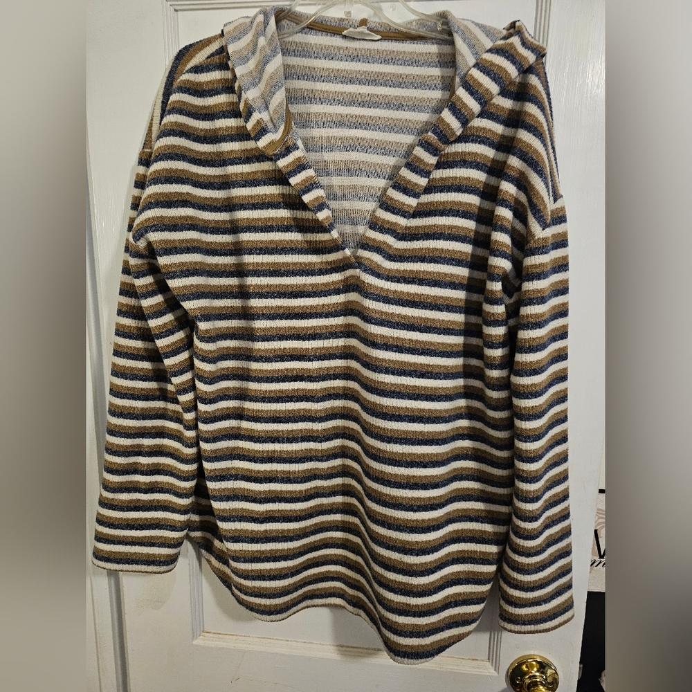 Womens hooded sweatshirt.